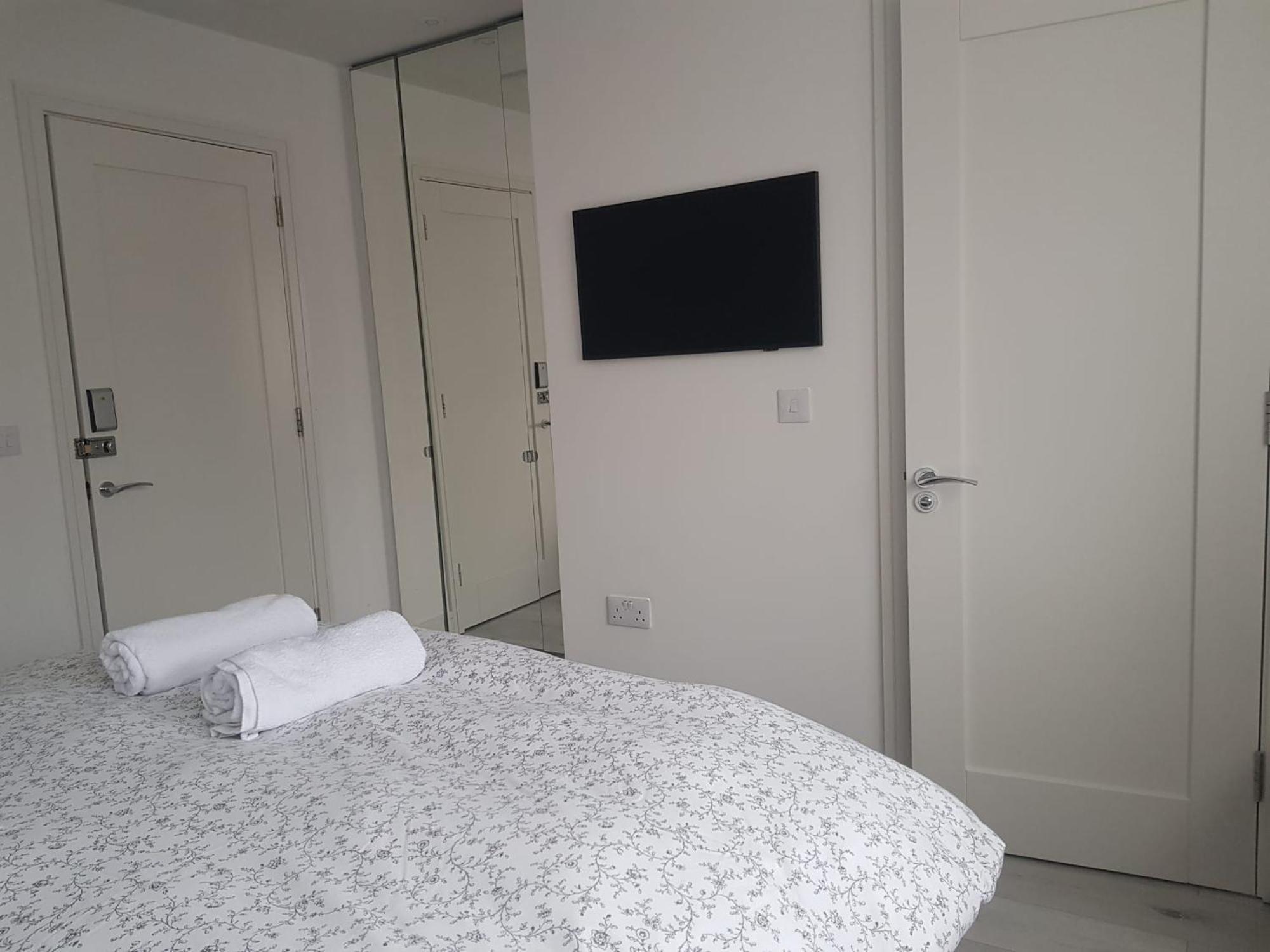 Barnoaks House - Private Room Ensuite Bathroom Homestay Dublin Exterior photo