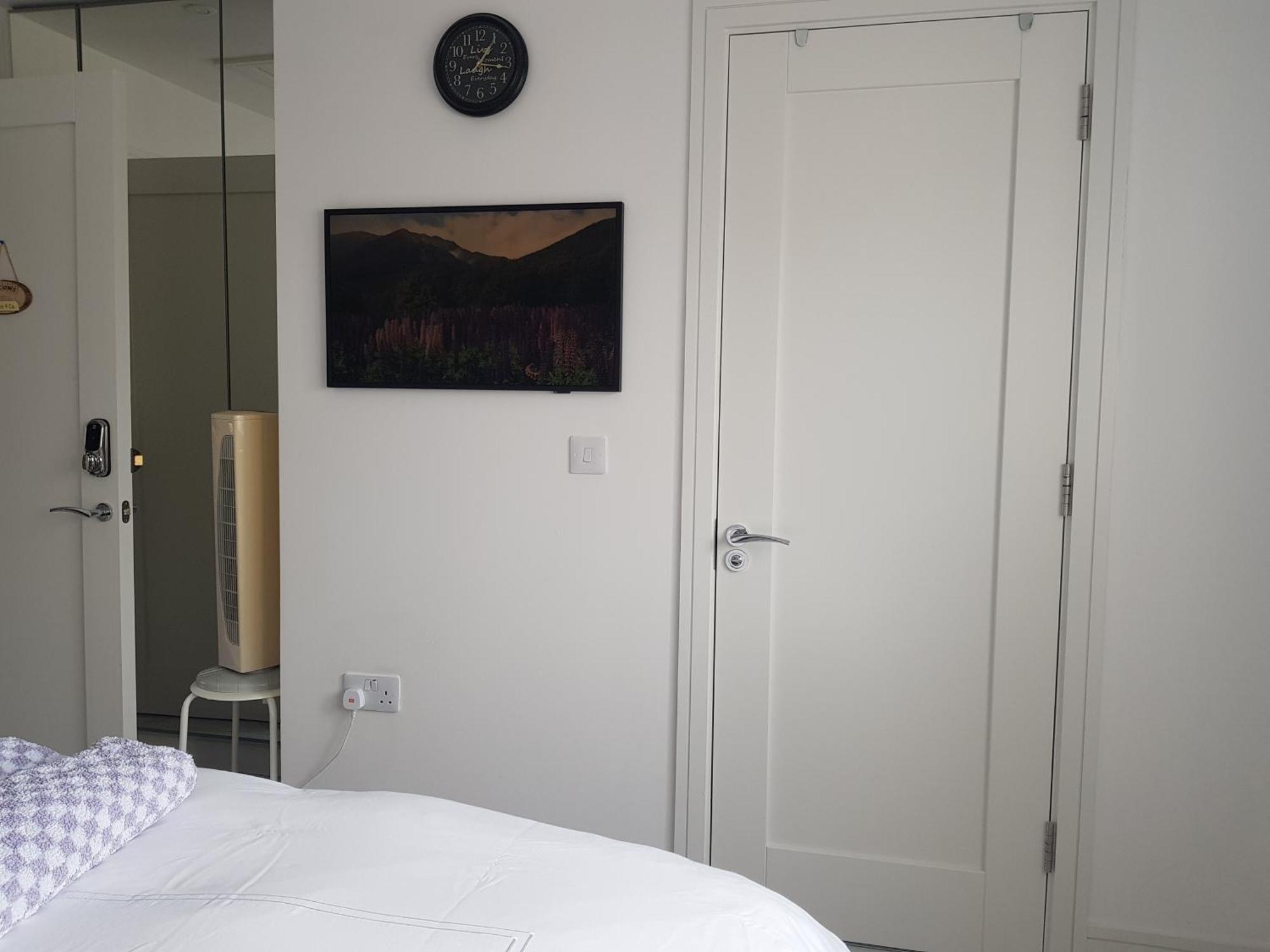Barnoaks House - Private Room Ensuite Bathroom Homestay Dublin Exterior photo